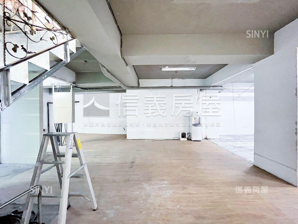 帥單坪１９萬很俗角間店面房屋室內格局與周邊環境