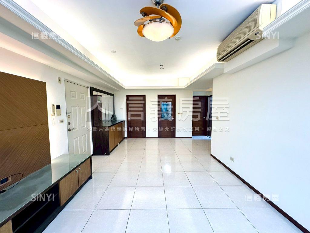 專任愛迪生美景三房車位房屋室內格局與周邊環境