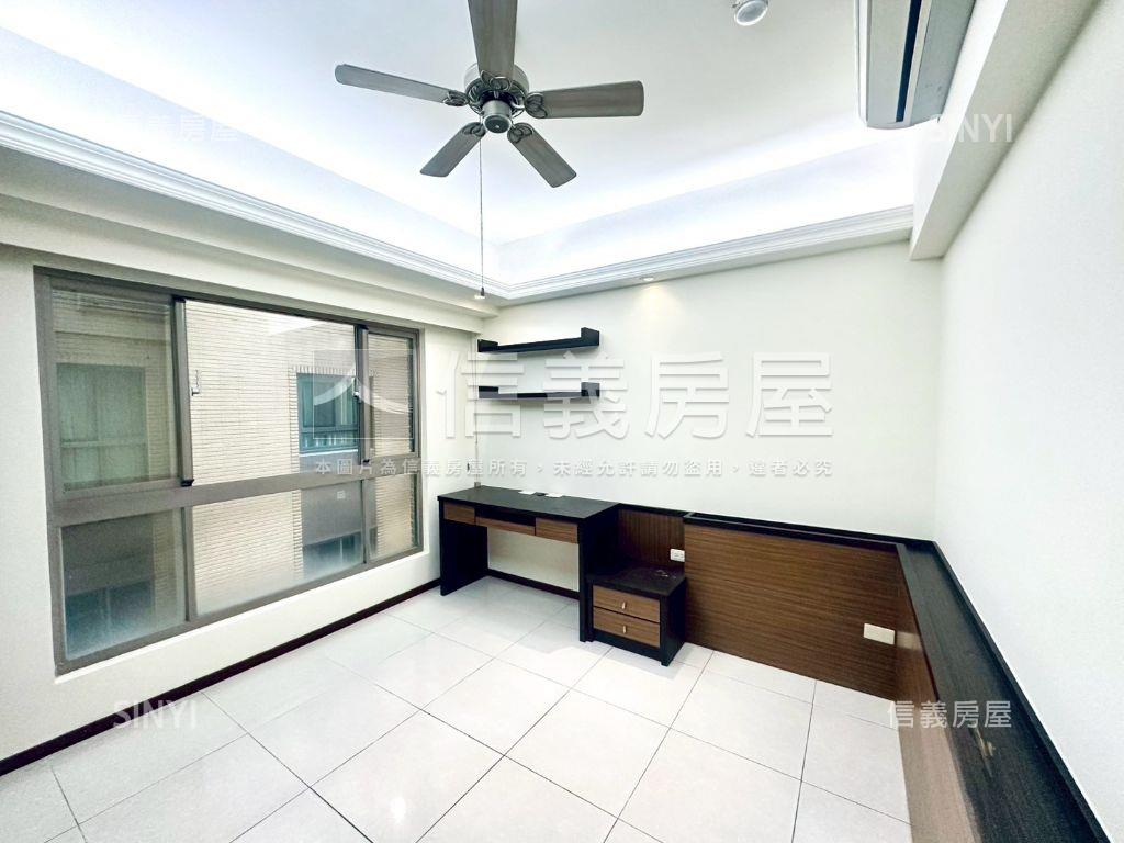 專任愛迪生美景三房車位房屋室內格局與周邊環境