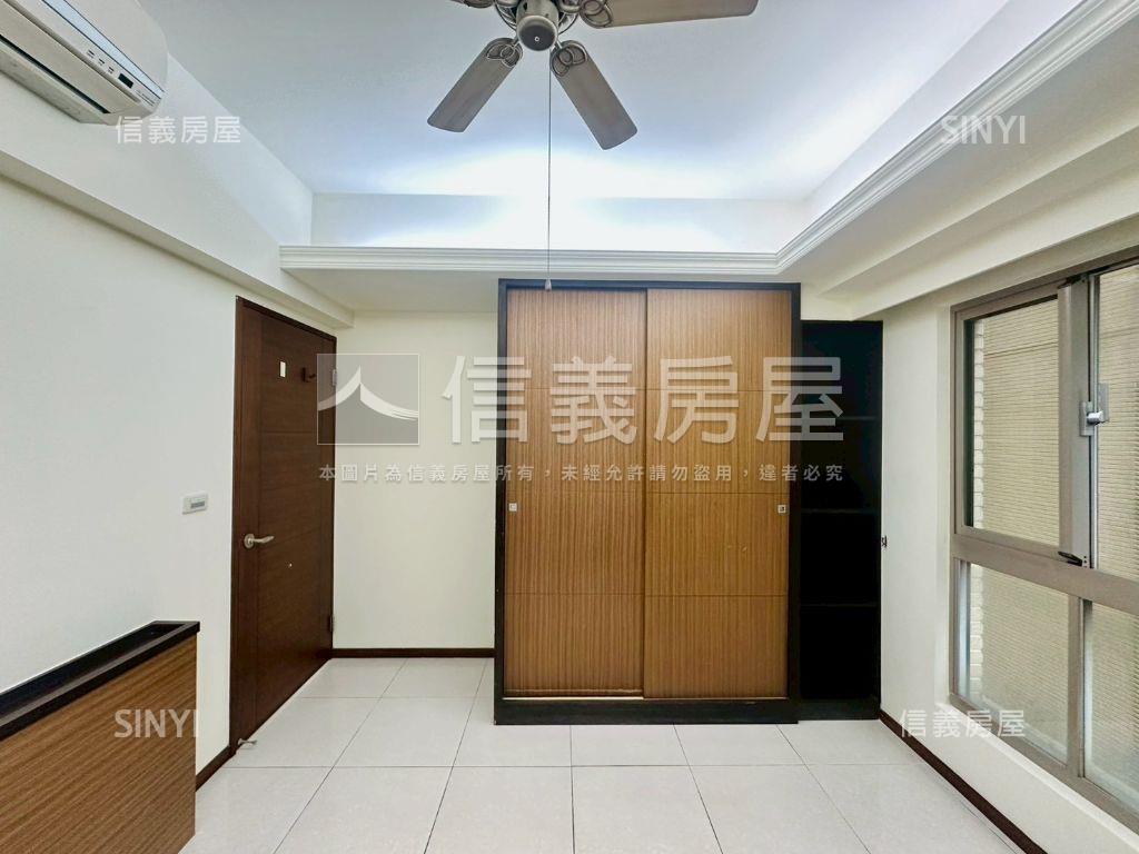 專任愛迪生美景三房車位房屋室內格局與周邊環境