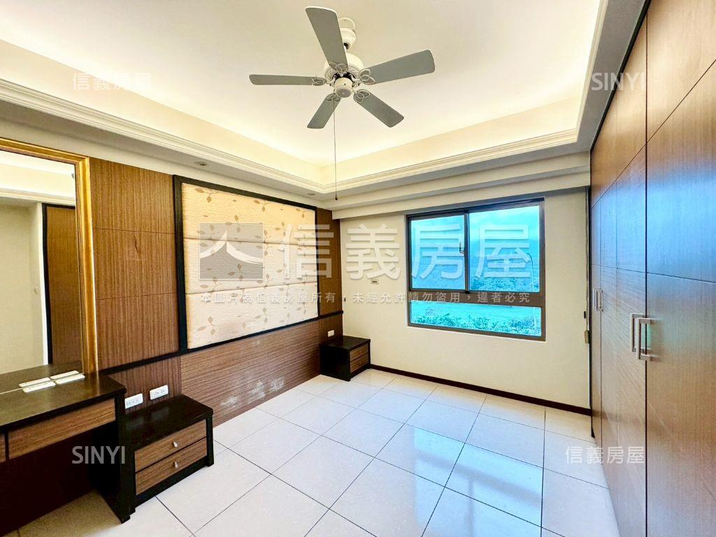 專任愛迪生美景三房車位房屋室內格局與周邊環境