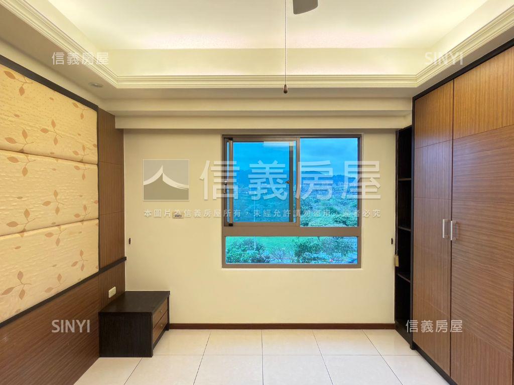 專任愛迪生美景三房車位房屋室內格局與周邊環境