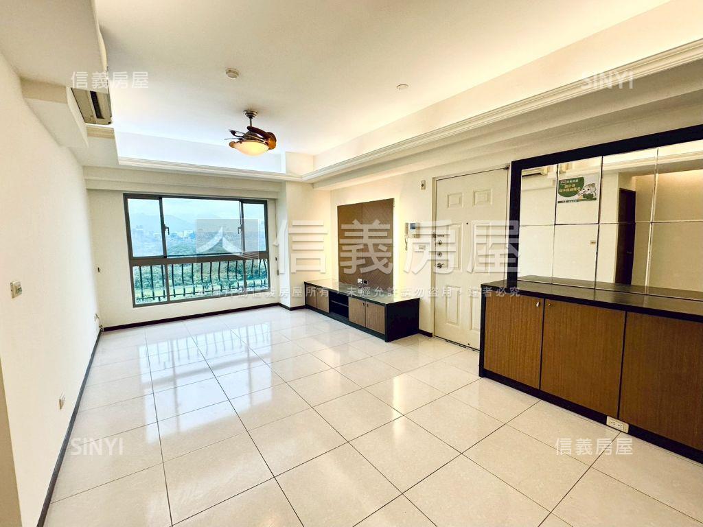 專任愛迪生美景三房車位房屋室內格局與周邊環境