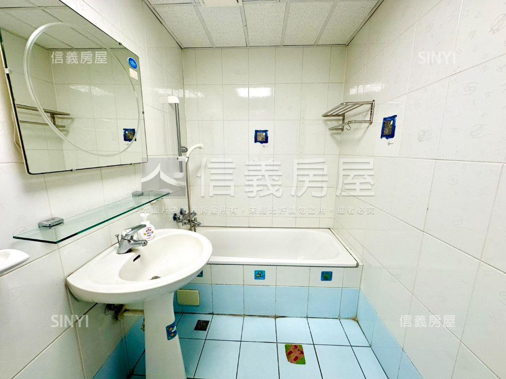 專任愛迪生美景三房車位房屋室內格局與周邊環境