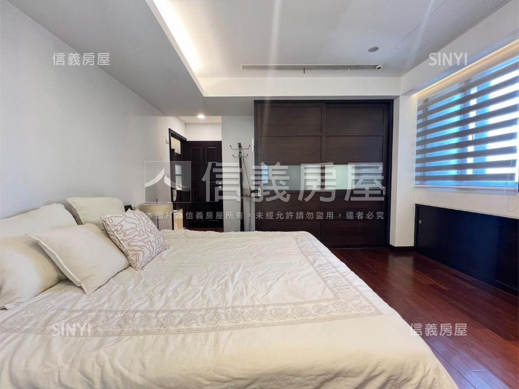 正群天下四房車位房屋室內格局與周邊環境