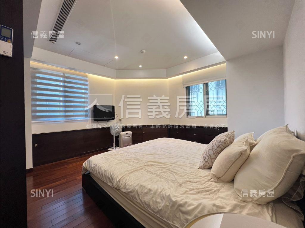 正群天下四房車位房屋室內格局與周邊環境