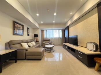 正群天下四房車位