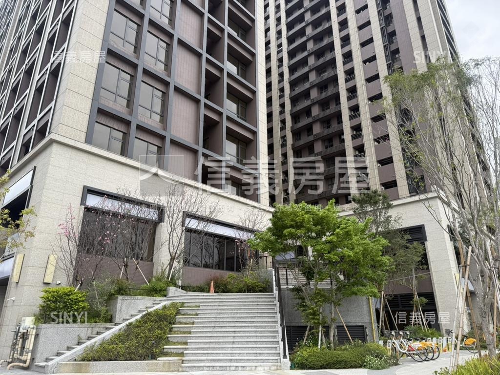 新潤Ａ５邊間高樓三房車位房屋室內格局與周邊環境