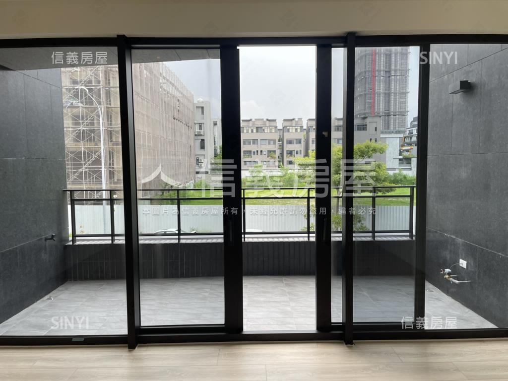 磅礡落成臨路電梯店墅房屋室內格局與周邊環境