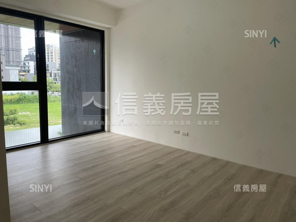 磅礡落成臨路電梯店墅房屋室內格局與周邊環境