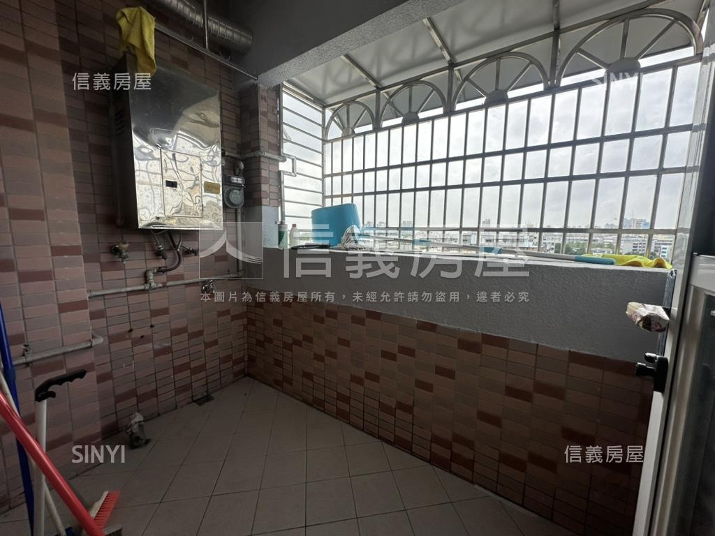 長谷桃花源裝潢三房平車房屋室內格局與周邊環境