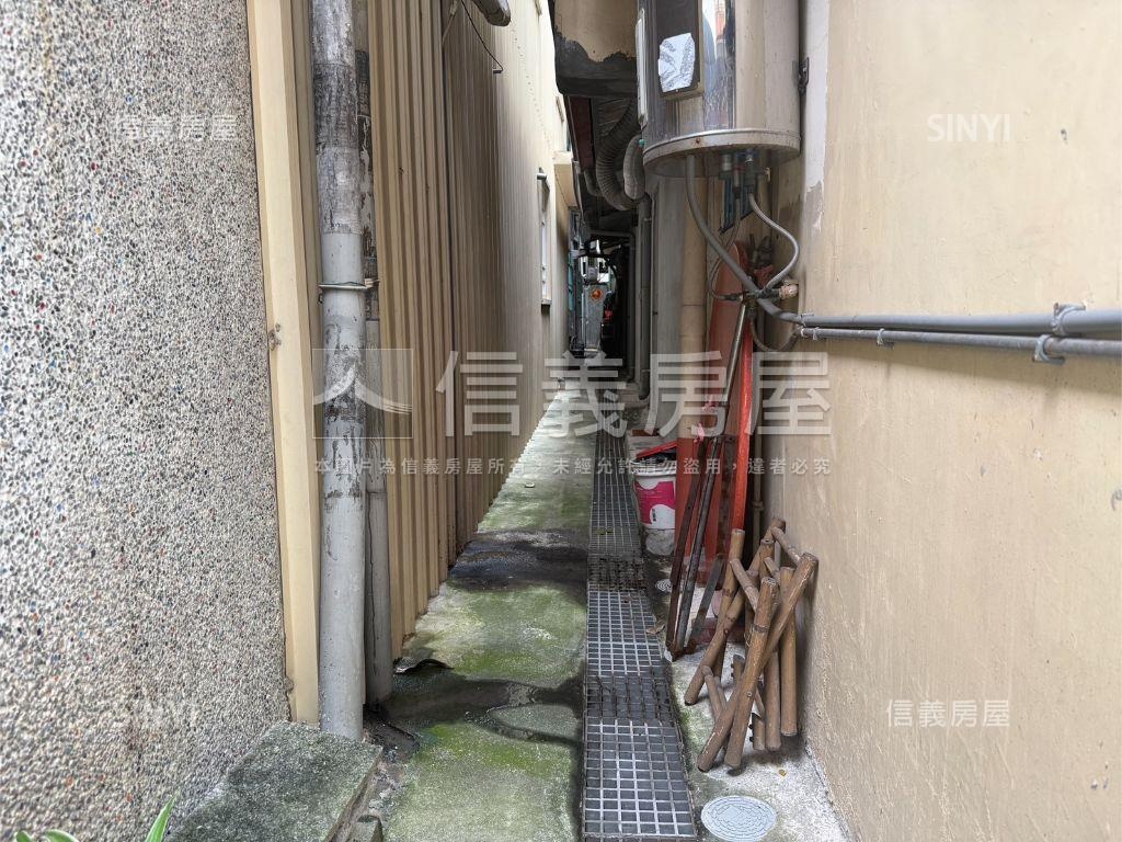 近鳳山火車站小資救星透天房屋室內格局與周邊環境