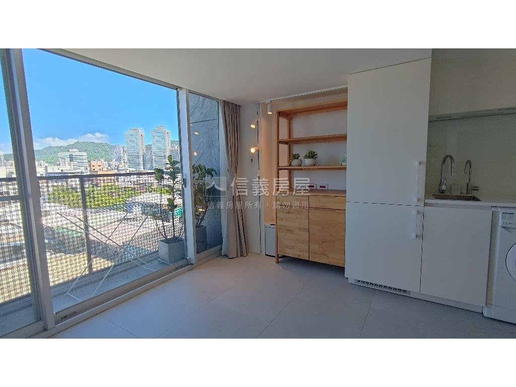 精緻美妝露臺套房房屋室內格局與周邊環境