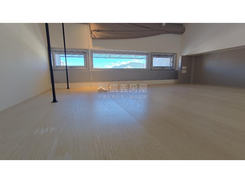 精緻美妝露臺套房房屋室內格局與周邊環境