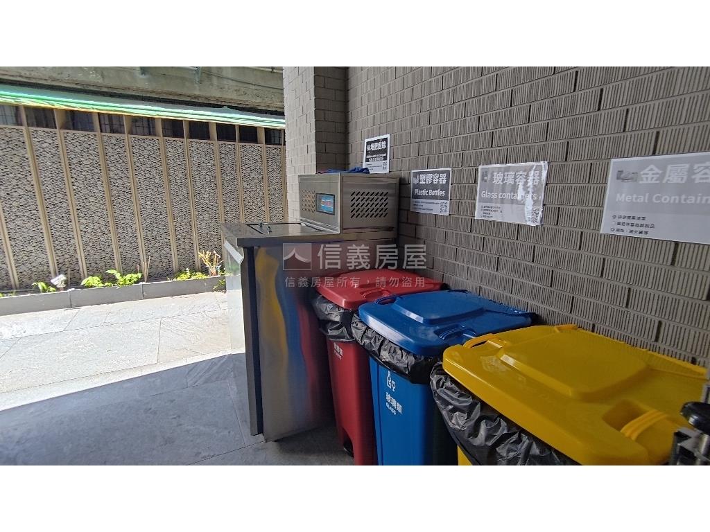 精緻美妝露臺套房房屋室內格局與周邊環境