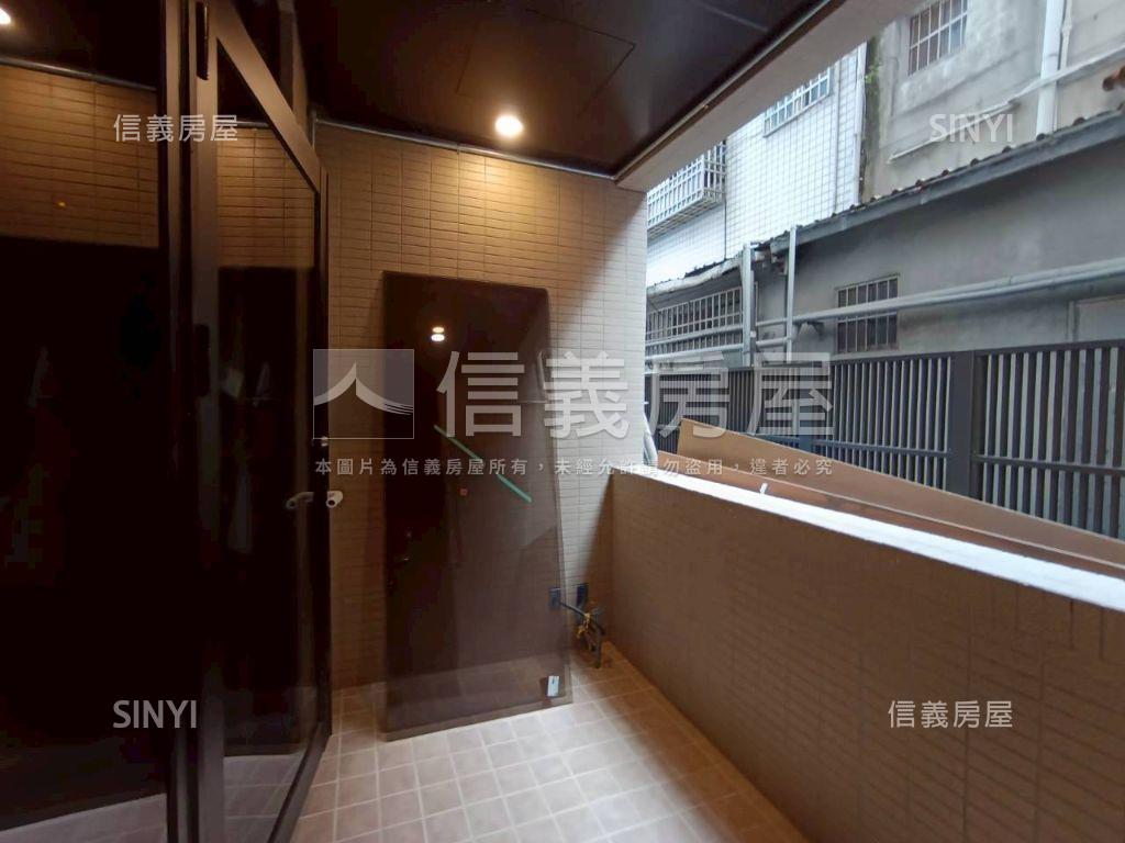 近捷運大同學區挑高店面房屋室內格局與周邊環境