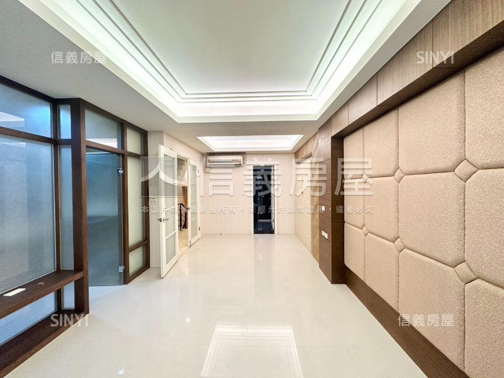 皇昱層峰電梯美別墅房屋室內格局與周邊環境