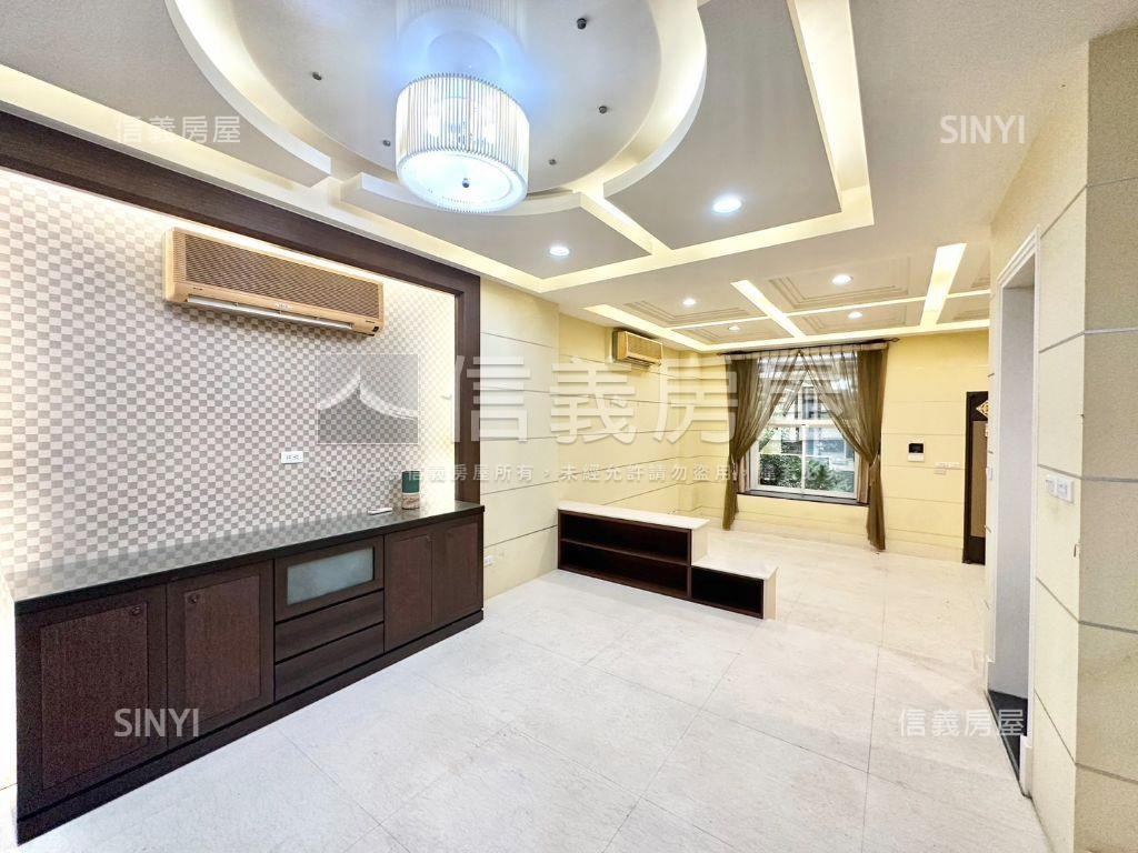 皇昱層峰電梯美別墅房屋室內格局與周邊環境