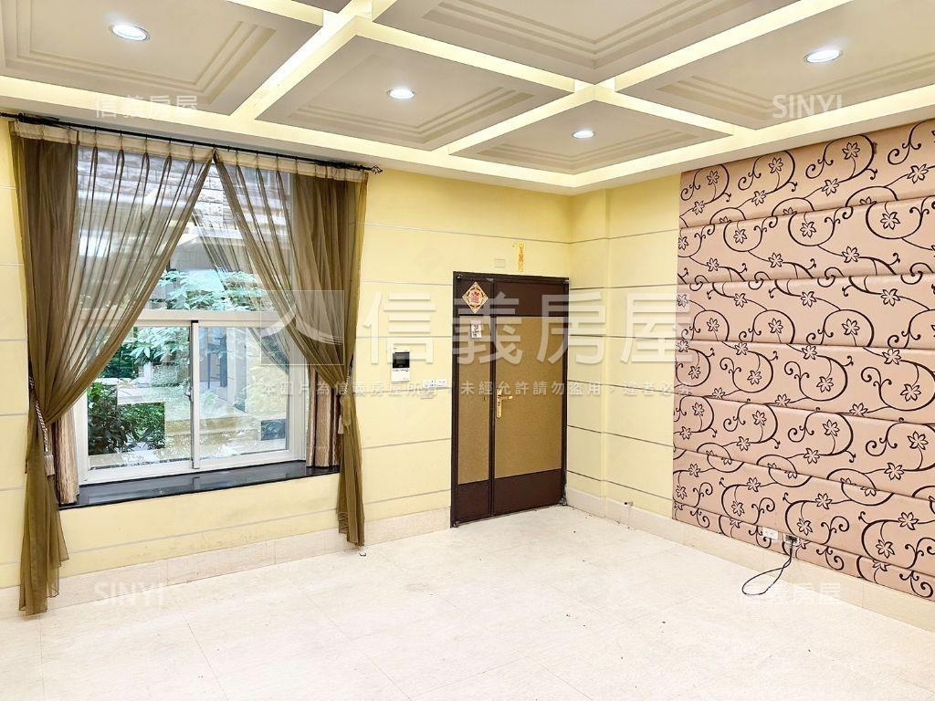 皇昱層峰電梯美別墅房屋室內格局與周邊環境