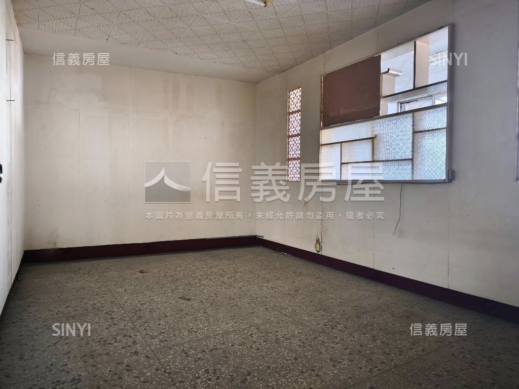 公園旁大地坪透天房屋室內格局與周邊環境