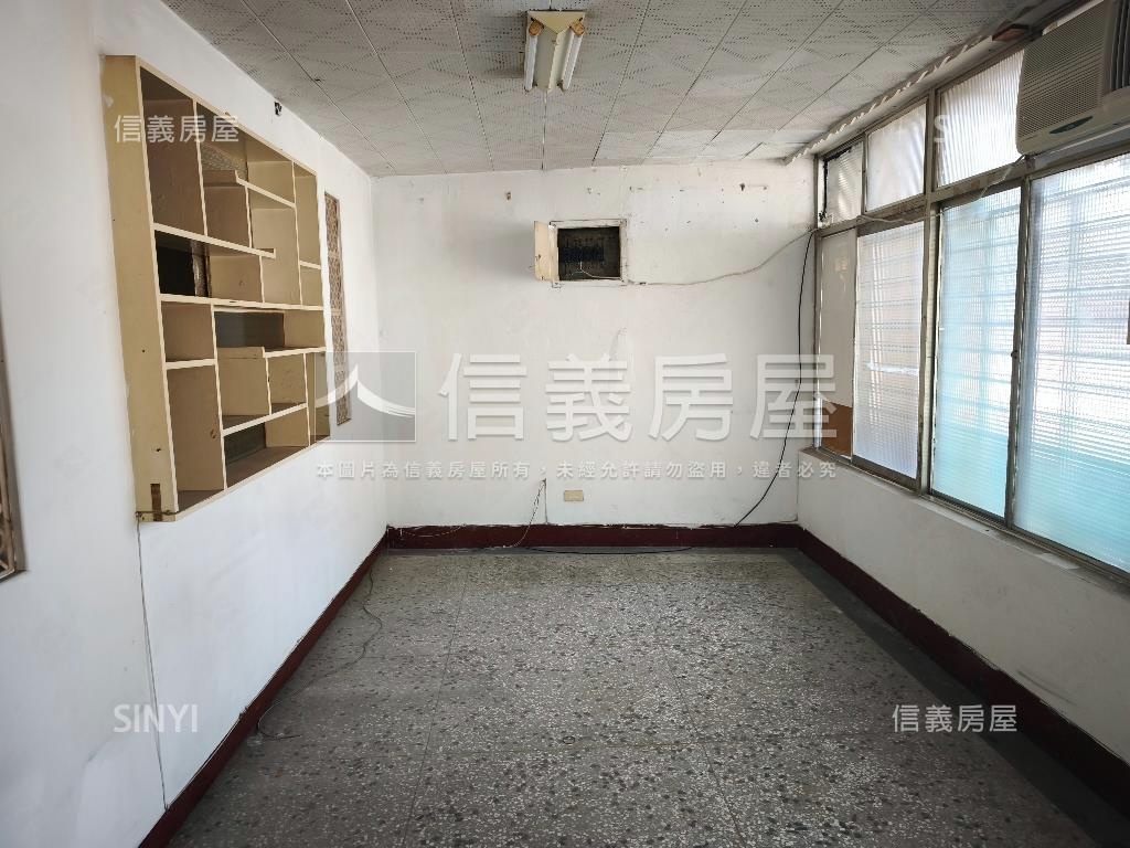 公園旁大地坪透天房屋室內格局與周邊環境