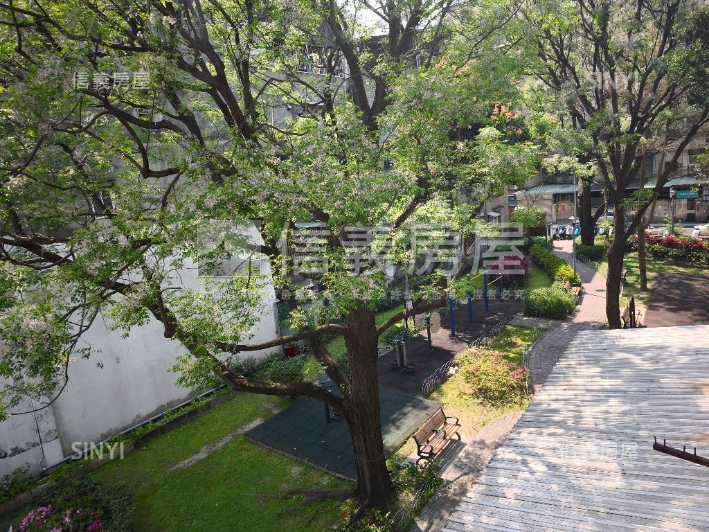 公園旁大地坪透天房屋室內格局與周邊環境