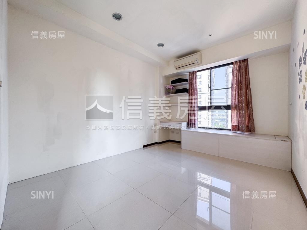 Ｉ－Ｐａｒｋ朝東南雙車位房屋室內格局與周邊環境