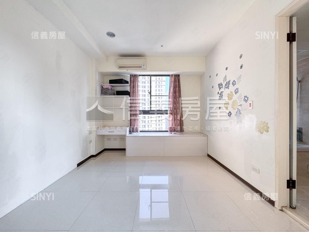 Ｉ－Ｐａｒｋ朝東南雙車位房屋室內格局與周邊環境