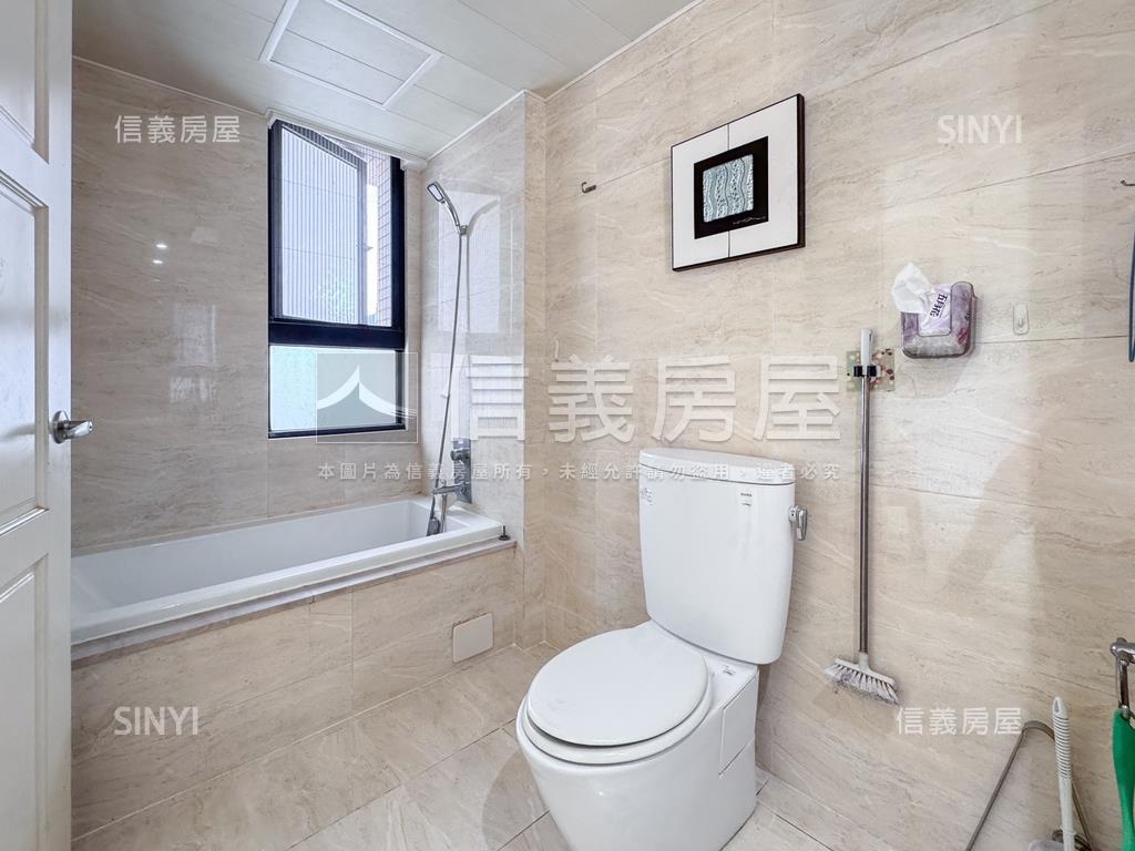 Ｉ－Ｐａｒｋ朝東南雙車位房屋室內格局與周邊環境