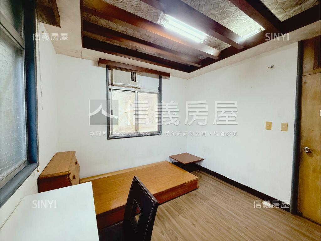 大坪林邊間二樓美寓房屋室內格局與周邊環境