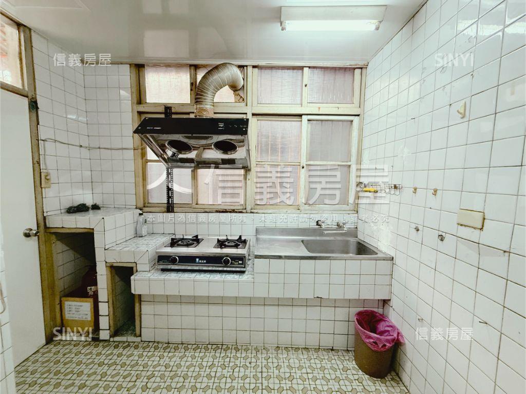 大坪林邊間二樓美寓房屋室內格局與周邊環境