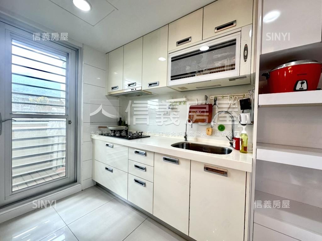伴月灣高樓景觀奢華美屋房屋室內格局與周邊環境
