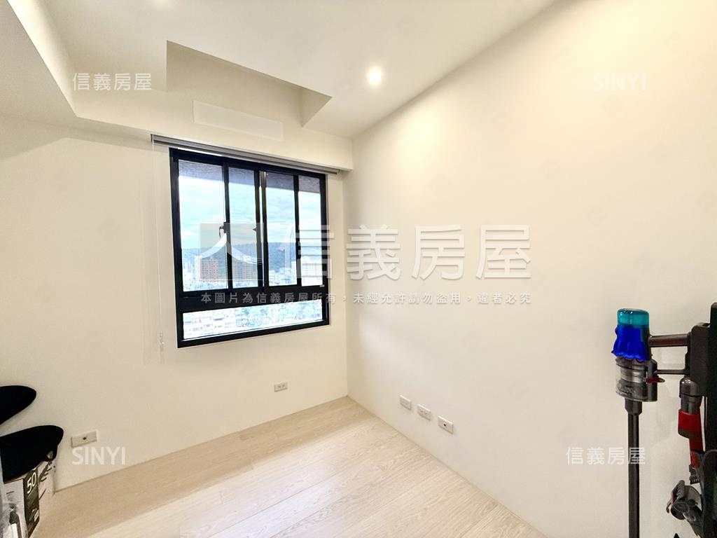 左營高鐵向學三房平車房屋室內格局與周邊環境