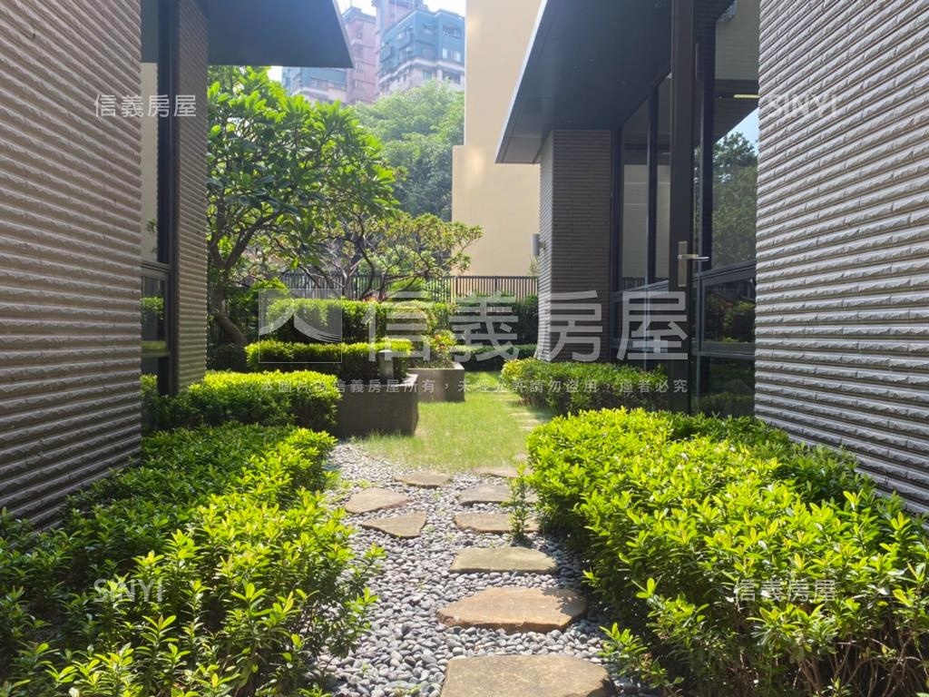 左營高鐵向學三房平車房屋室內格局與周邊環境