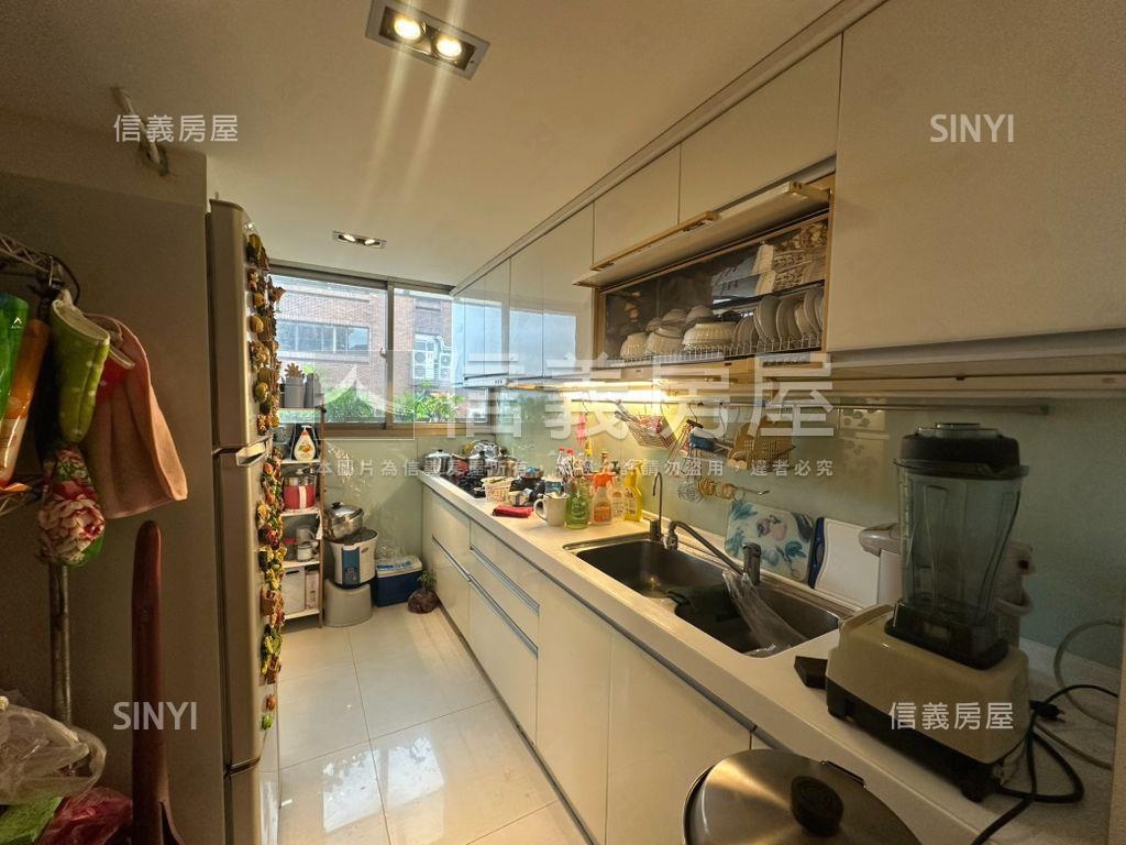 帝國大廈高樓稀有釋出房屋室內格局與周邊環境