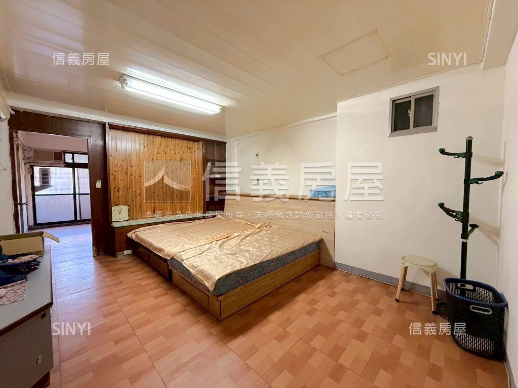 西區臨路大地坪透天房屋室內格局與周邊環境