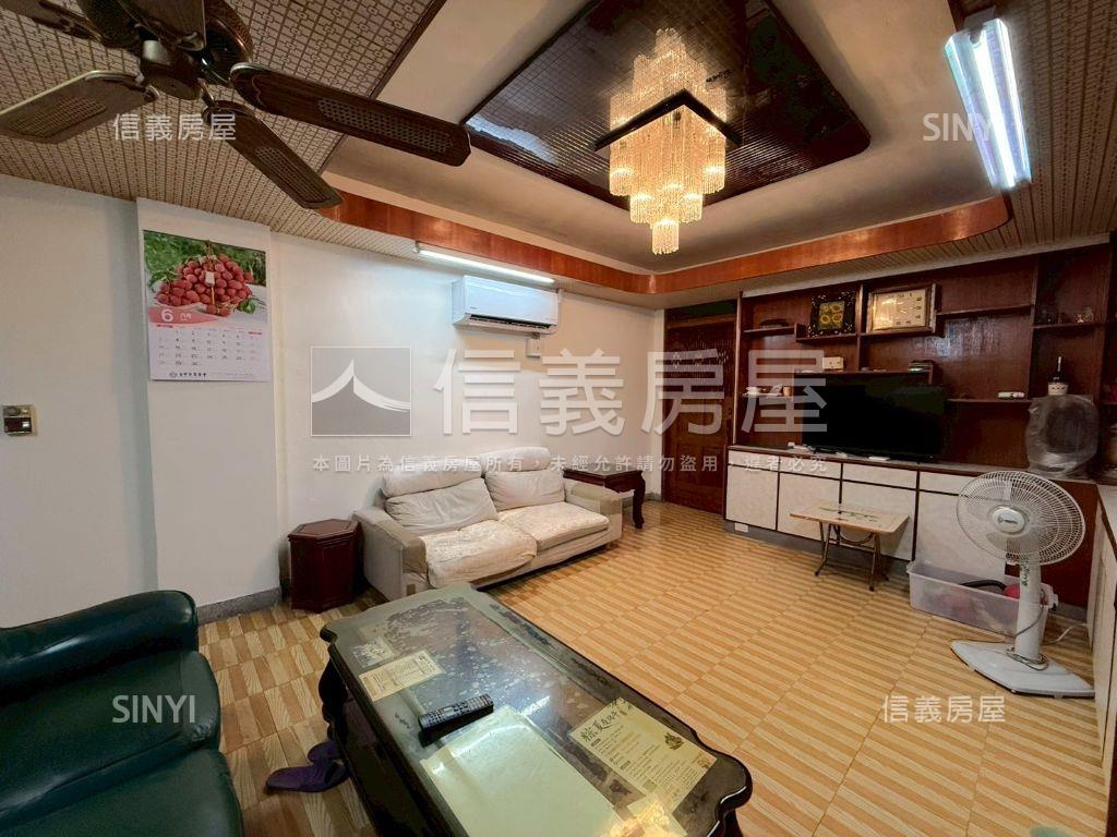 西區臨路大地坪透天房屋室內格局與周邊環境