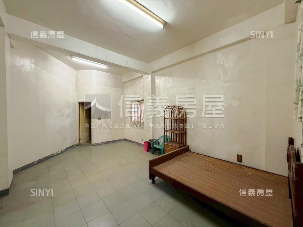 西區臨路大地坪透天房屋室內格局與周邊環境