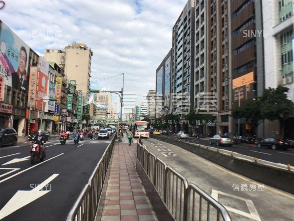 民權西路湄雅車位房屋室內格局與周邊環境