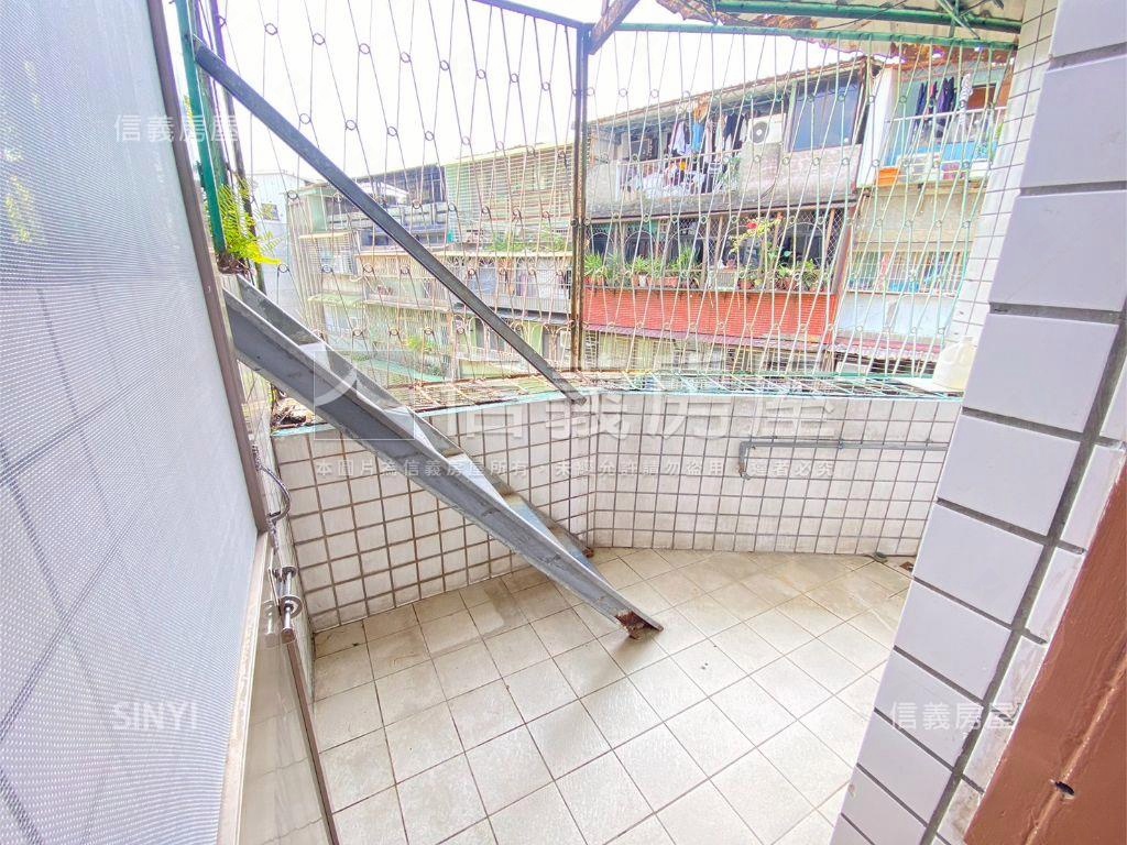 近捷運青年公園２＋１房房屋室內格局與周邊環境