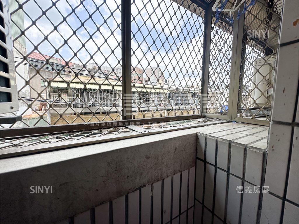 近逢甲店面保值套房增利王房屋室內格局與周邊環境