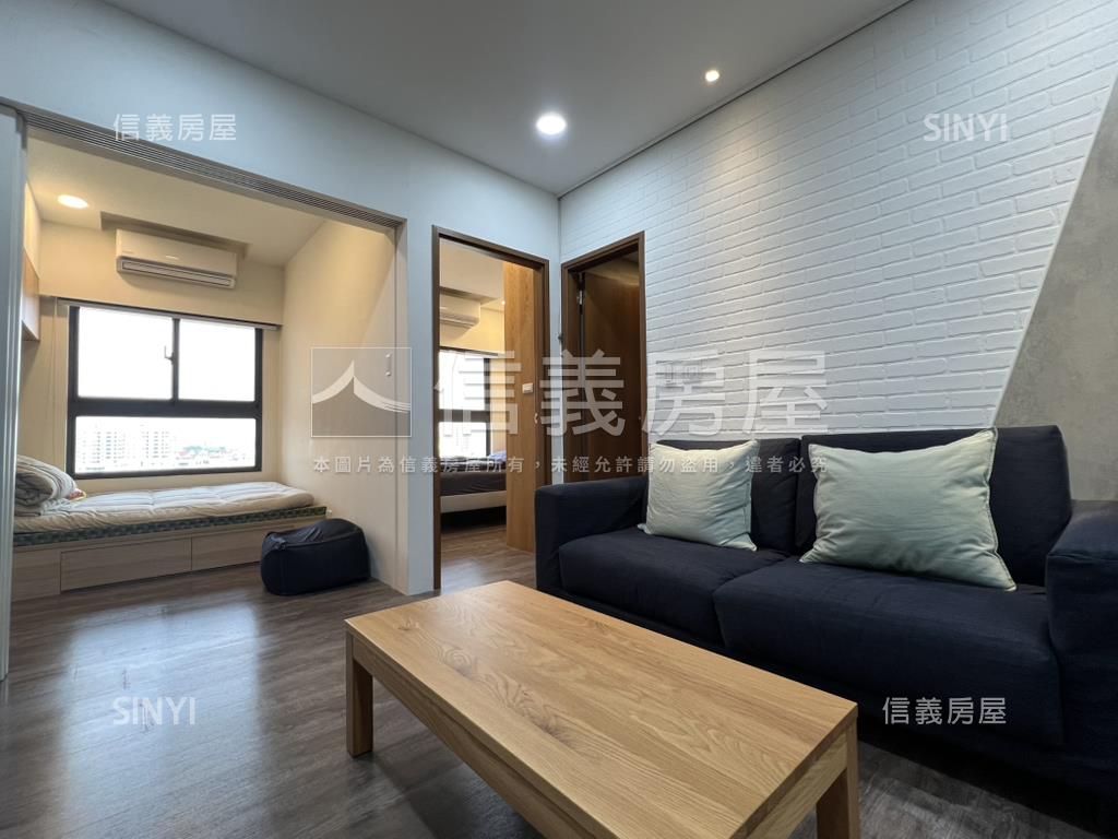 近鳳山火車站精緻兩房車位房屋室內格局與周邊環境