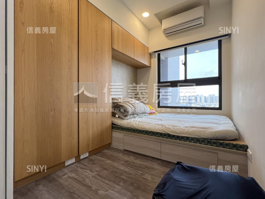 近鳳山火車站精緻兩房車位房屋室內格局與周邊環境