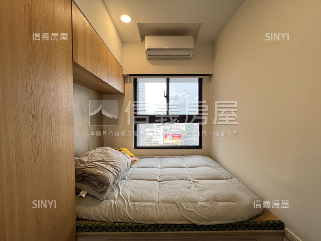 近鳳山火車站精緻兩房車位房屋室內格局與周邊環境