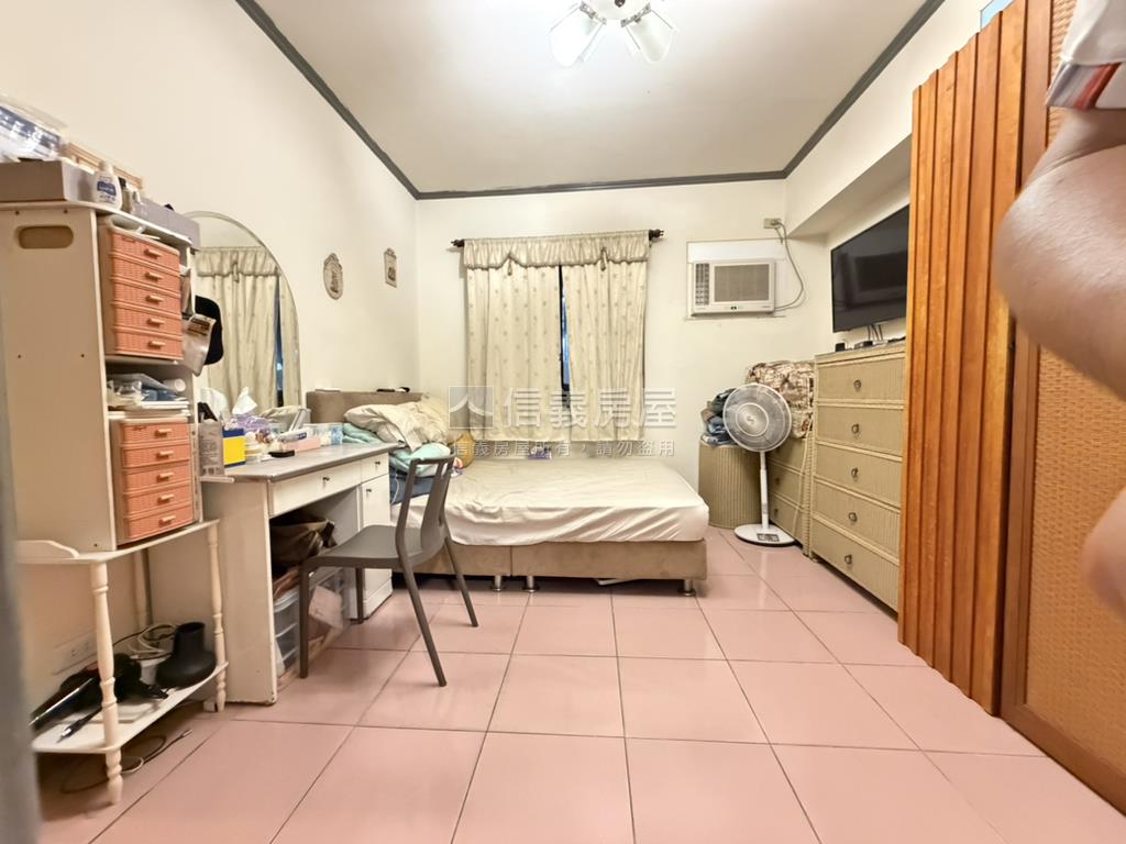 北平商圈旁大面寬金店住房屋室內格局與周邊環境