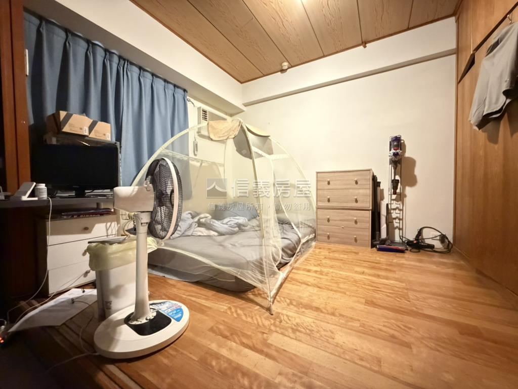 北平商圈旁大面寬金店住房屋室內格局與周邊環境