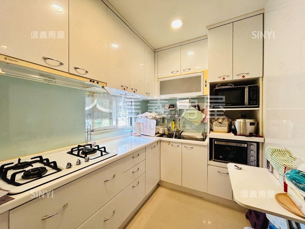 面公園綠意溫馨頂加房屋室內格局與周邊環境