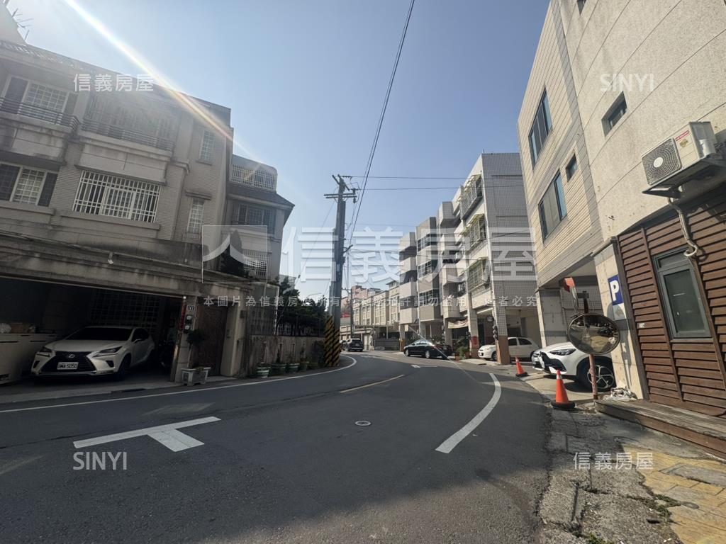 正孝德路角間店面房屋室內格局與周邊環境