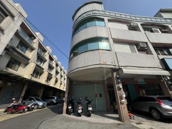 正孝德路角間騎樓透天店面