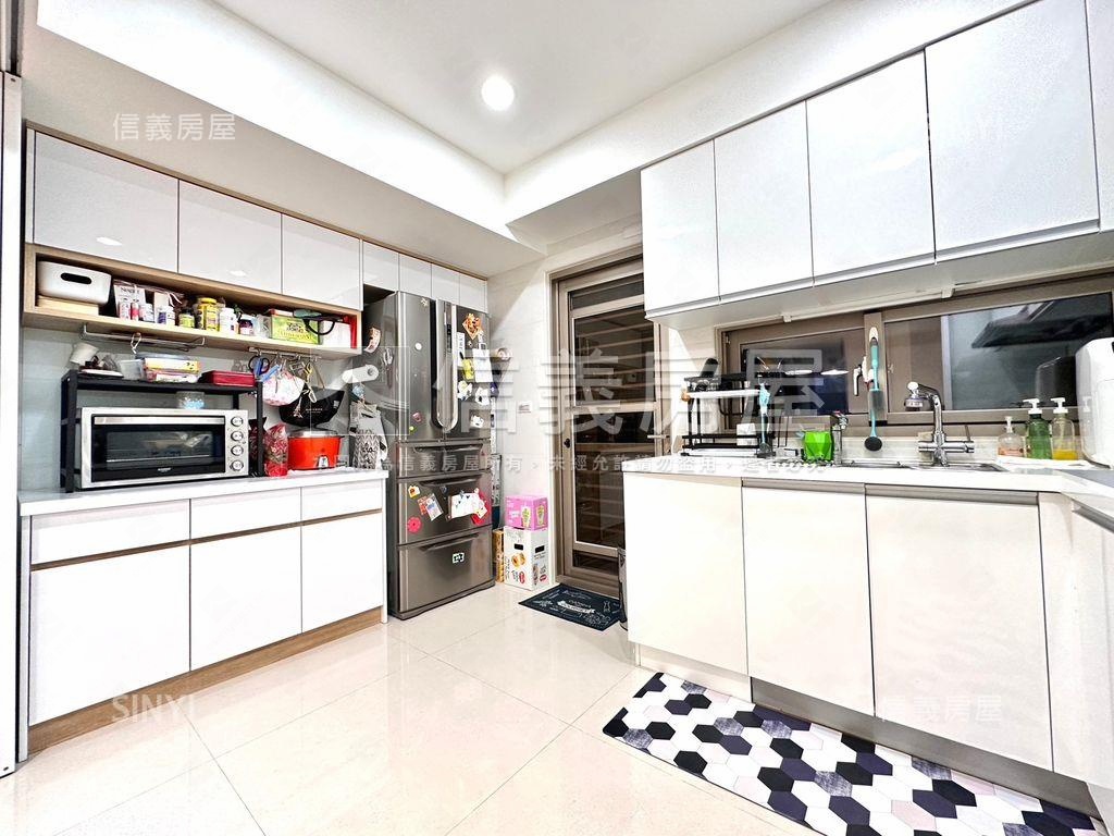 美樹邊間三房車位稀有釋出房屋室內格局與周邊環境